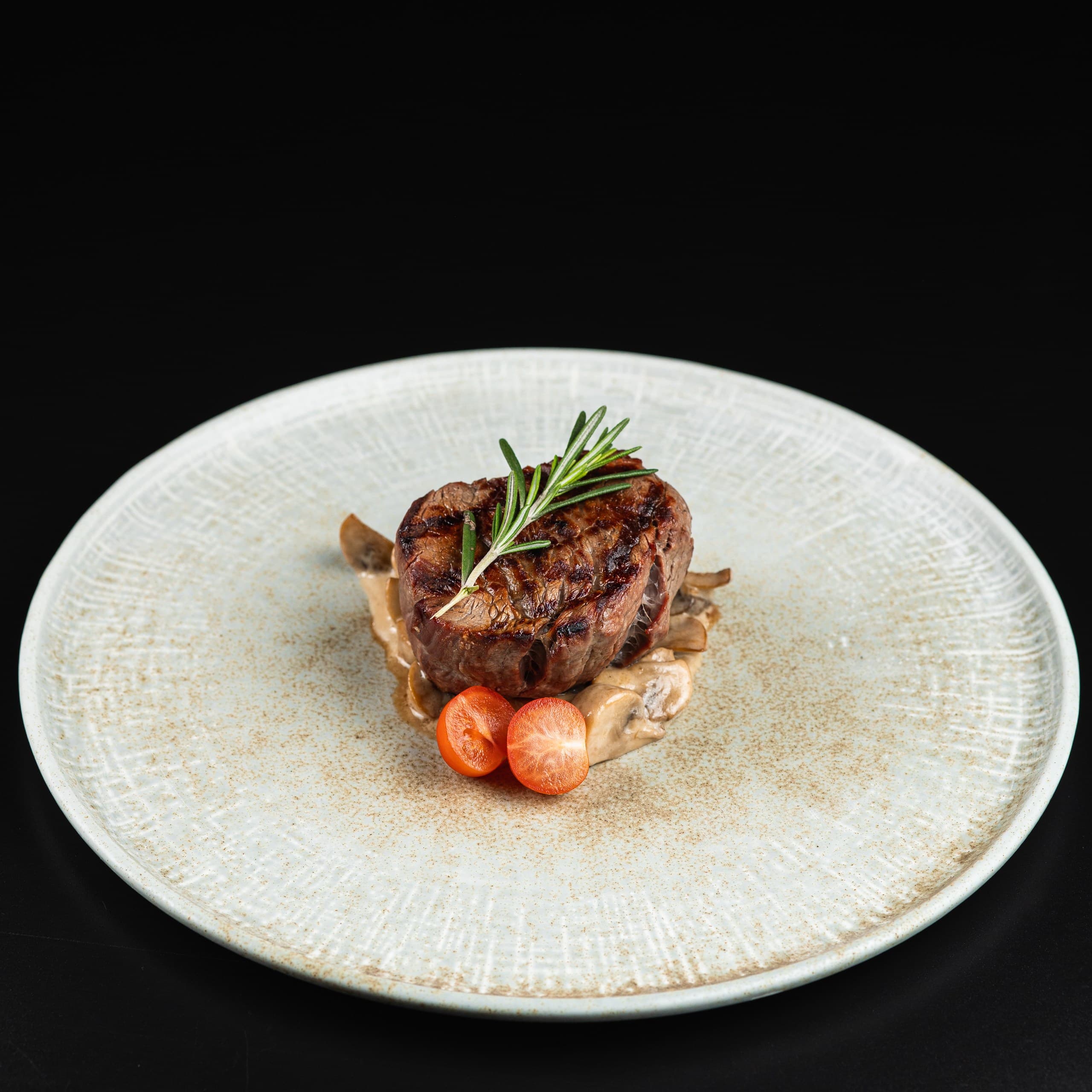 Филе Миньон с соусом из шампиньонов 280г