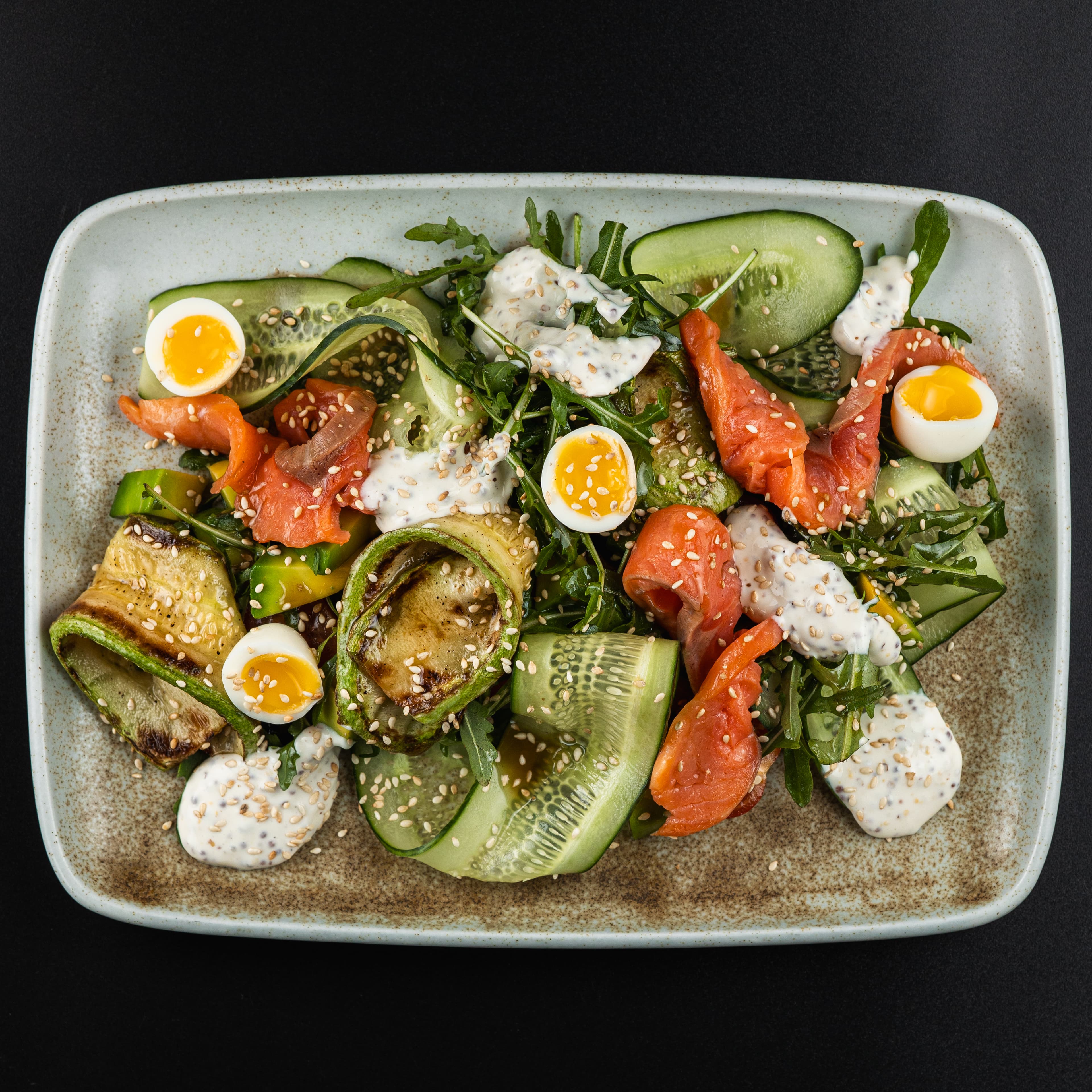 Салат с филе форели 340г