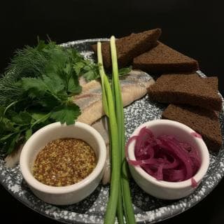 Филе сельди с маринованным луком 320гр