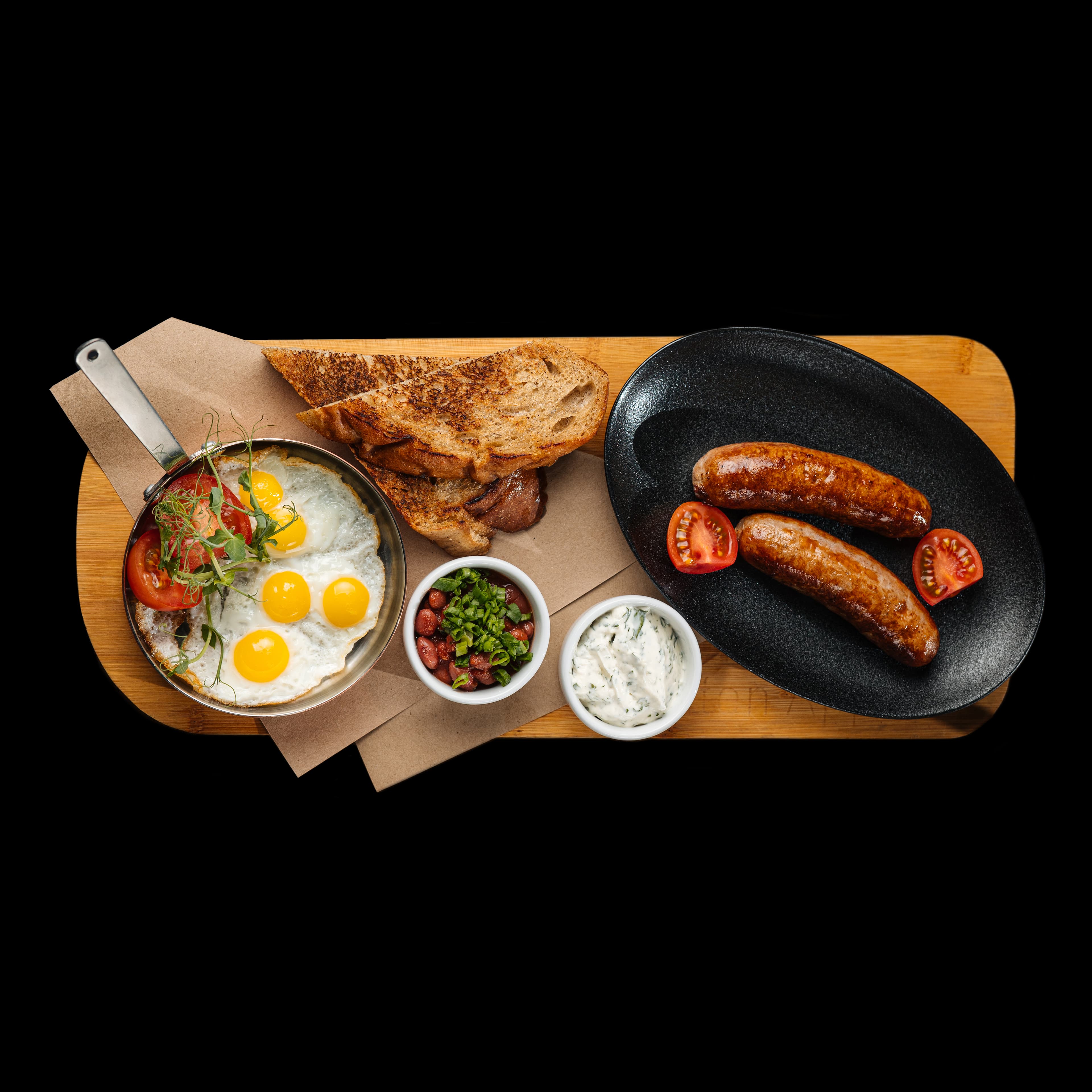 Глазунья из перепелиных яиц со свиными колбасками 350гр