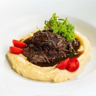 Говяжьи щечки с картофельным пюре 400гр