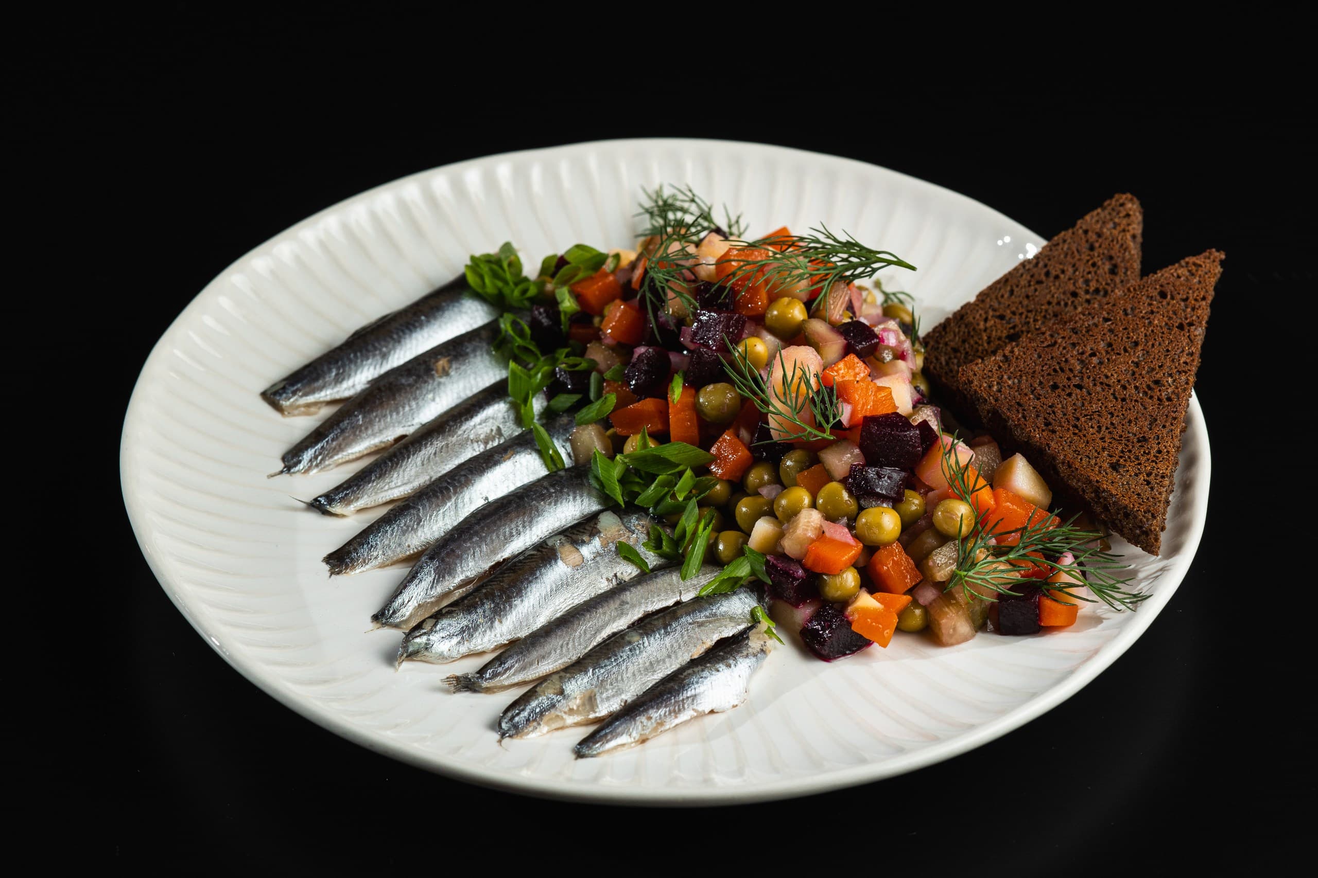 Салат винегрет с балтийской килькой 400гр