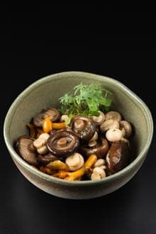 Грибы маринованные 300г