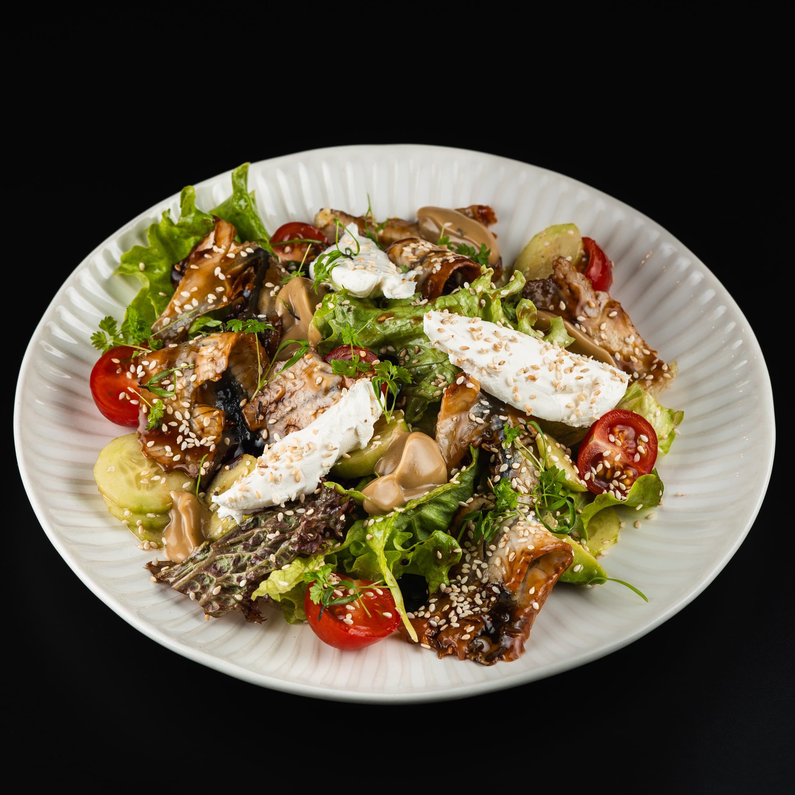 Салат С копченым угрем 330гр